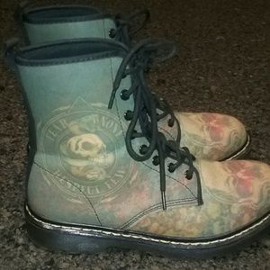 Combat/ Moto style boots w/ skulls